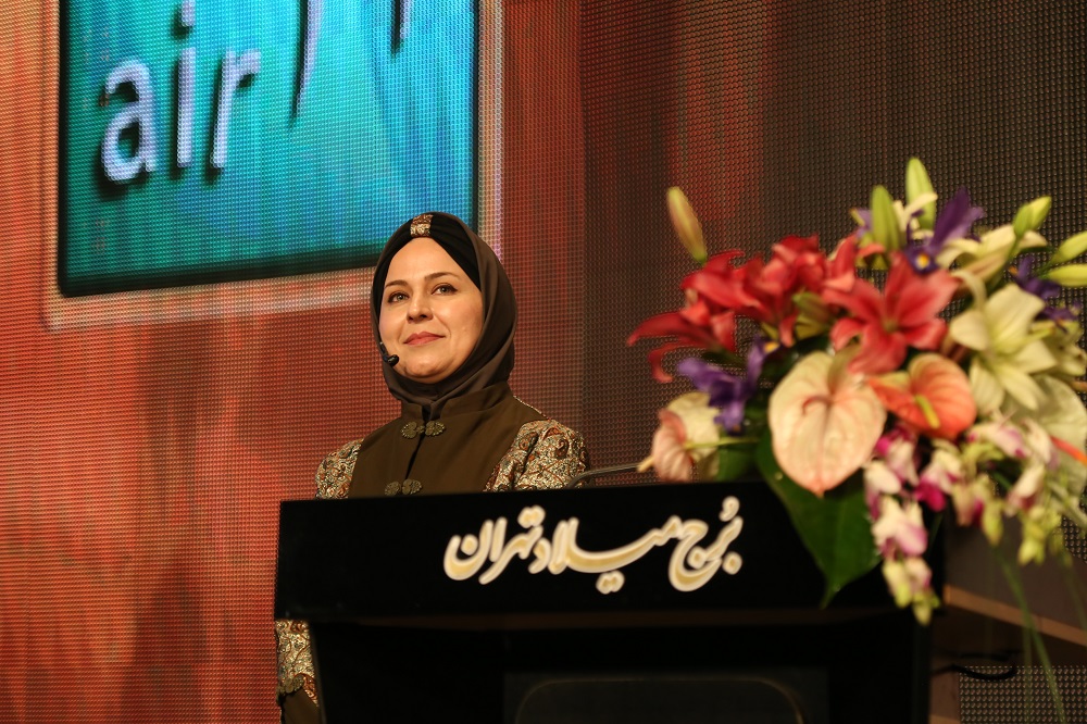 فریبا علومی یزدی مجری جایزه جهانی انرژی در برج میلاد تهران